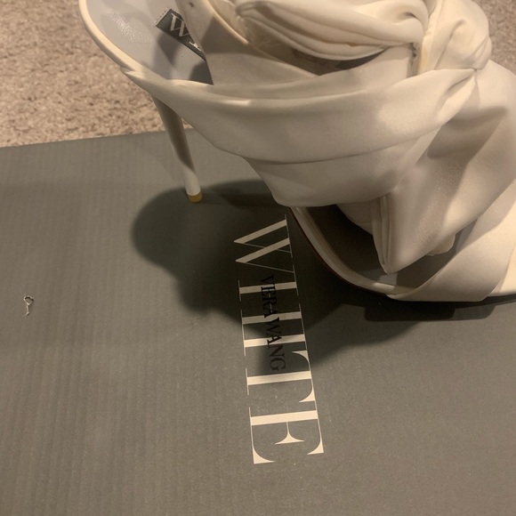 COPY - Vera Wang Heels - Picture 2 of 6